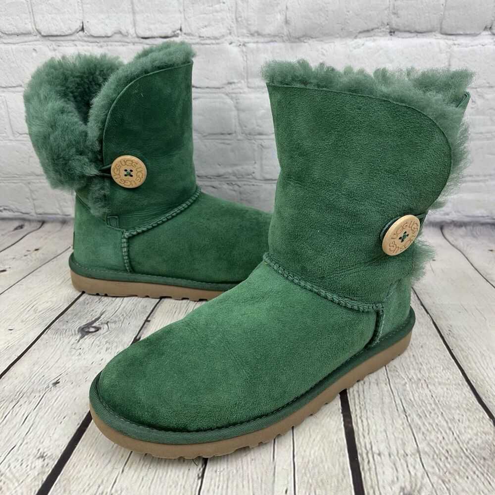 UGG Bailey Button II Boots Women Size 7 Green Suede Sheepskin Shearling Lining